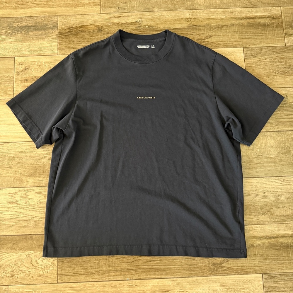Abercrombie & Fitch Center Stamp Logo Tee Black T-shirt men size XL Dark Navy Bl